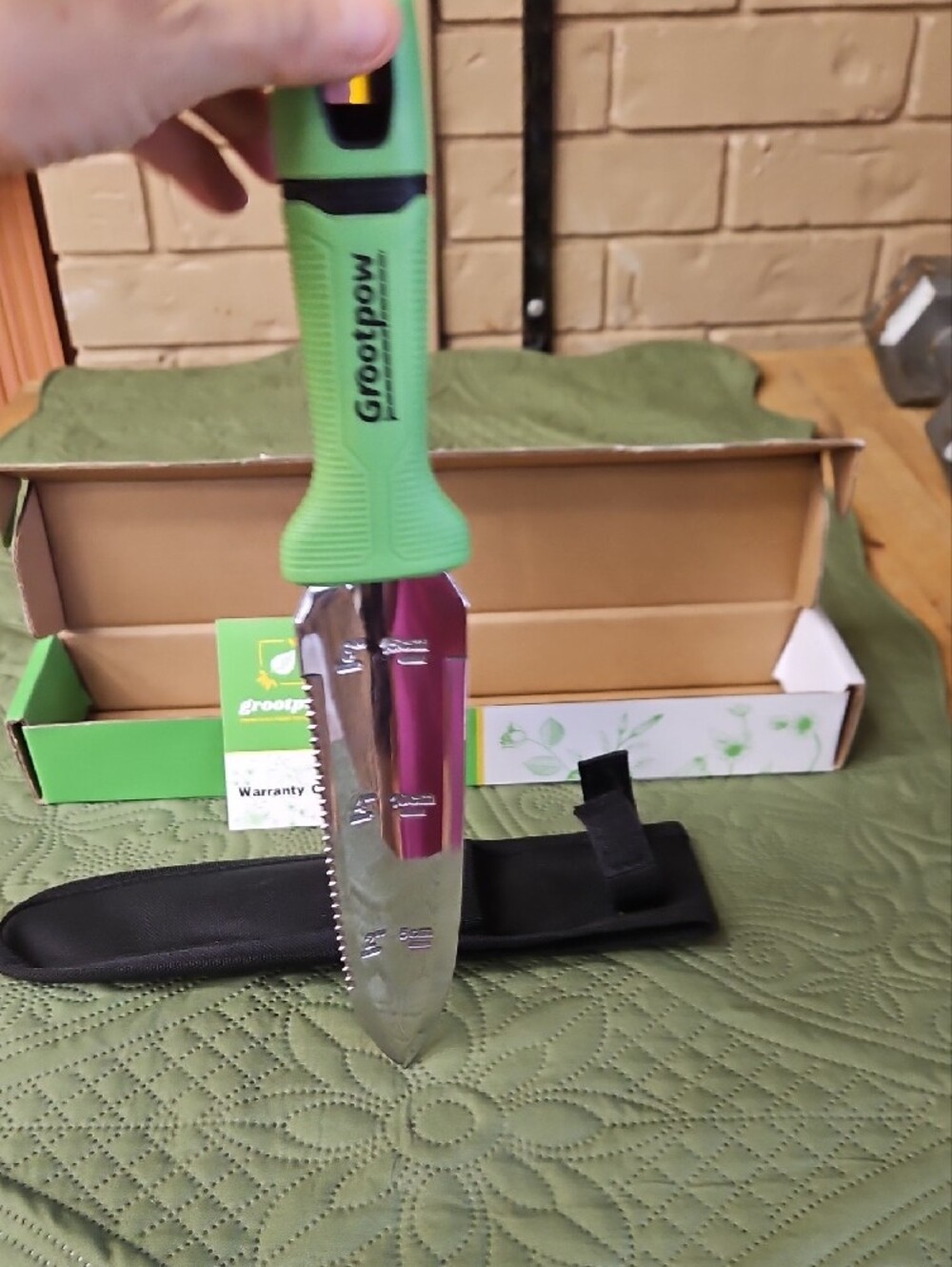 Green Garden Knife - Ergonomic Planting Tool